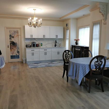 Bed and Breakfast Go House Ричмонд Екстер'єр фото